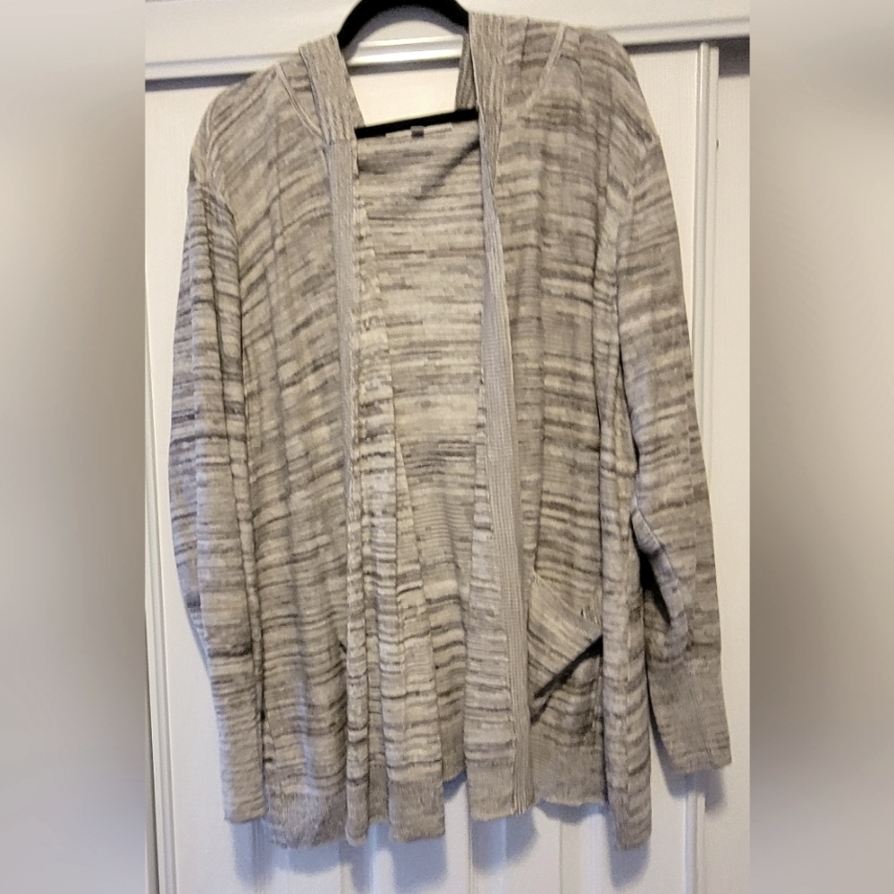 Open front yarn dyed plus size hooded cardigan